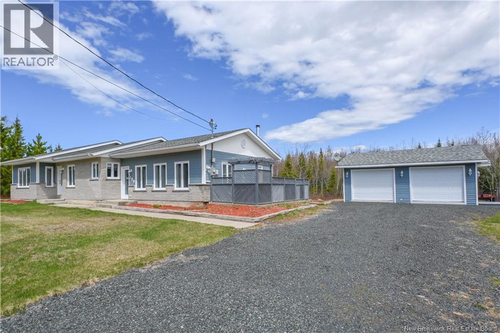 199 Saint-Simon Road, Caraquet, New Brunswick  E1W 1B3 - Photo 2 - NB136827