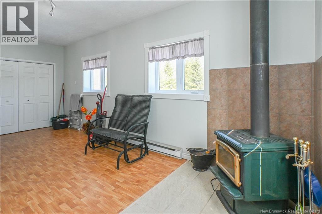 199 Saint-Simon Road, Caraquet, New Brunswick  E1W 1B3 - Photo 21 - NB136827