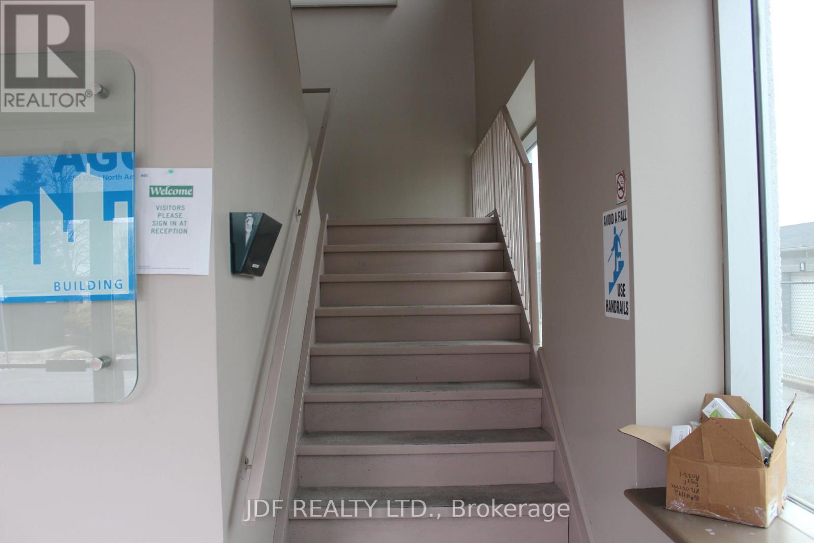 1 & 2 - 295 Connie Crescent, Vaughan, Ontario  L4K 5R2 - Photo 10 - N12977220