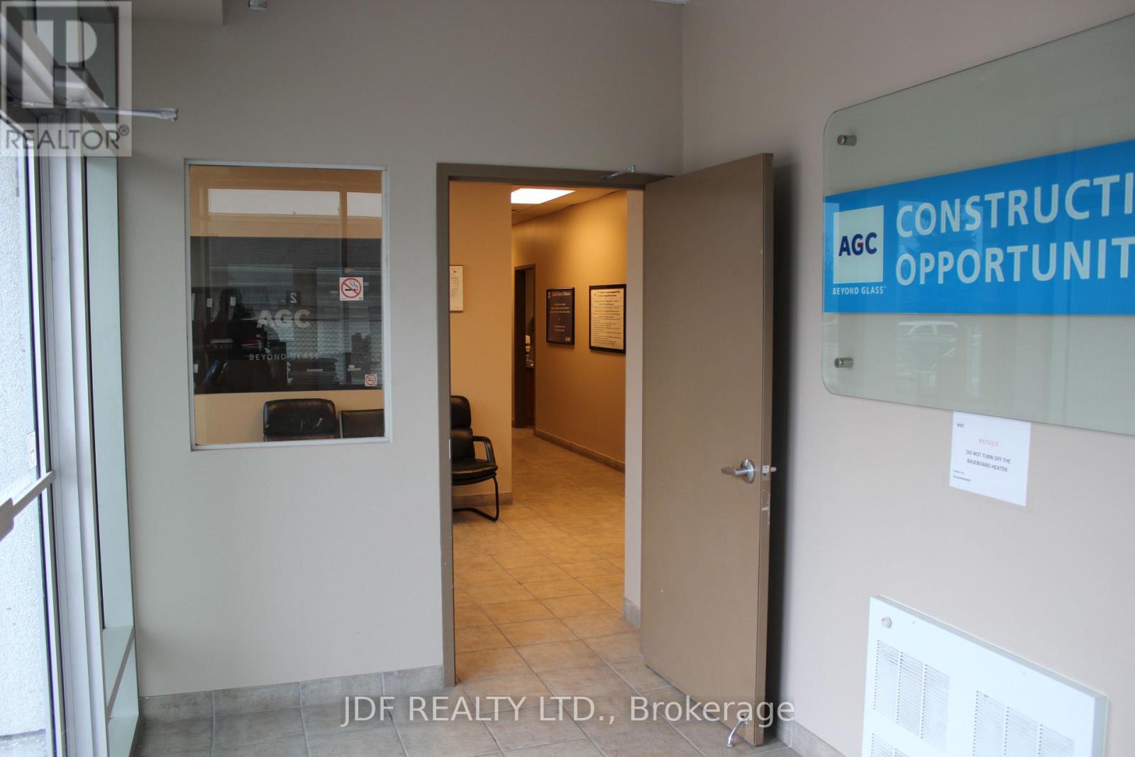 1 & 2 - 295 Connie Crescent, Vaughan, Ontario  L4K 5R2 - Photo 11 - N12977220