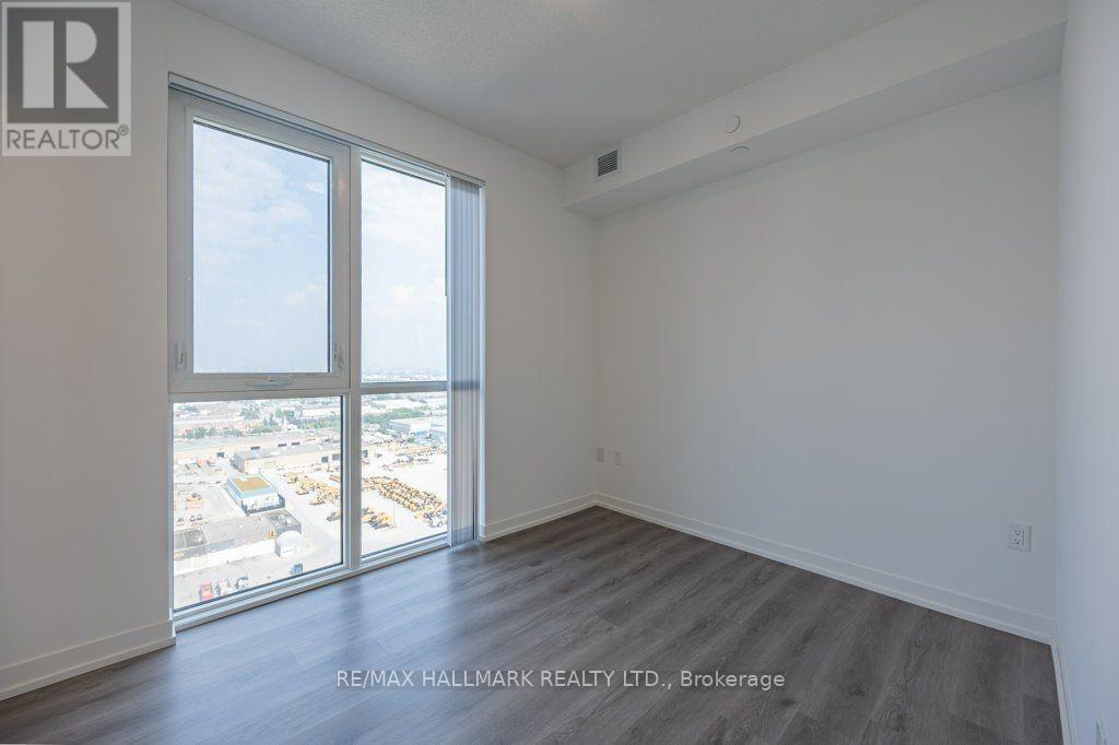 2710 - 28 Interchange Way, Vaughan, Ontario  L4K 0P8 - Photo 13 - N12977286