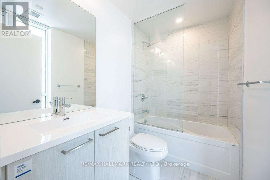 2710 - 28 Interchange Way, Vaughan, Ontario  L4K 0P8 - Photo 14 - N12977286