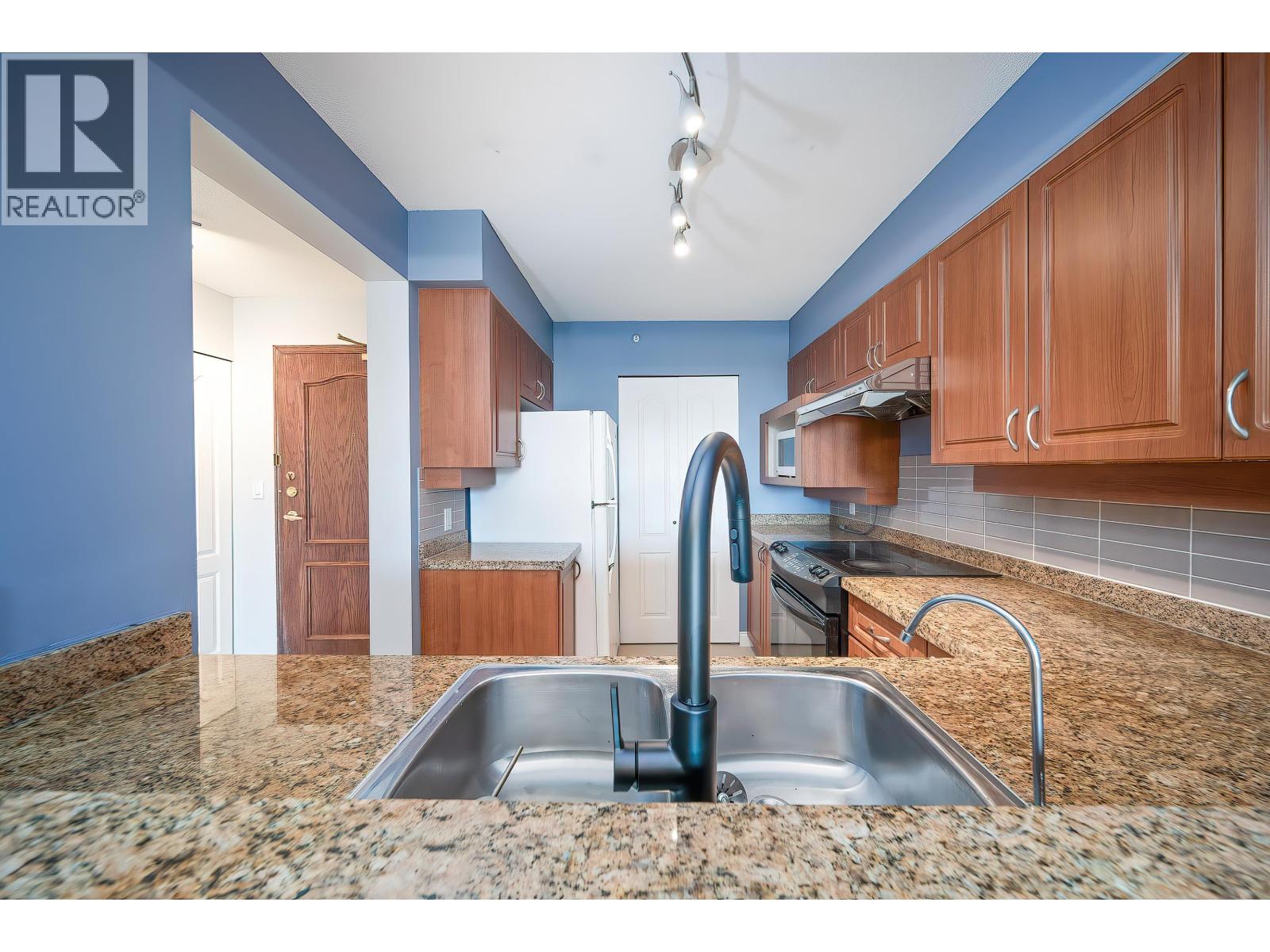 1011 7380 Elmbridge Way, Richmond, British Columbia  V6X 4A1 - Photo 11 - R3108027