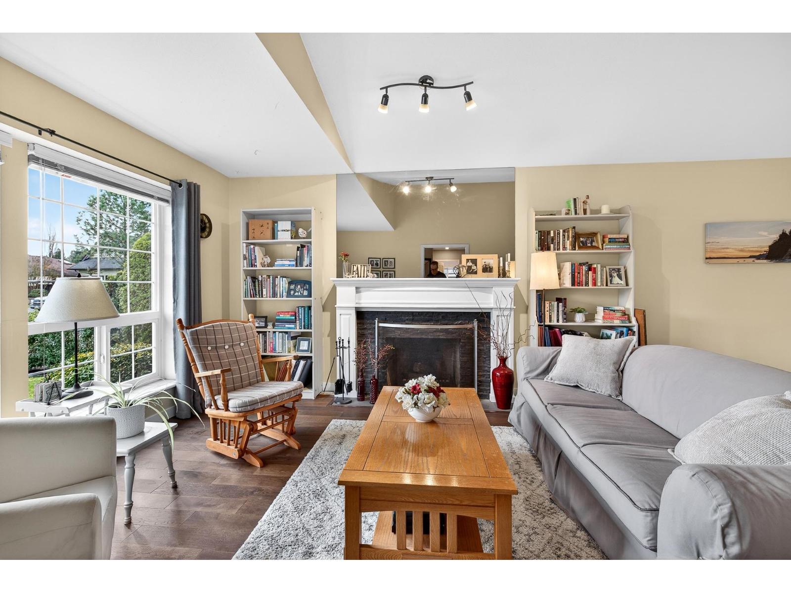 4851 208a Street, Langley, British Columbia  V3A 5X9 - Photo 3 - R3097531