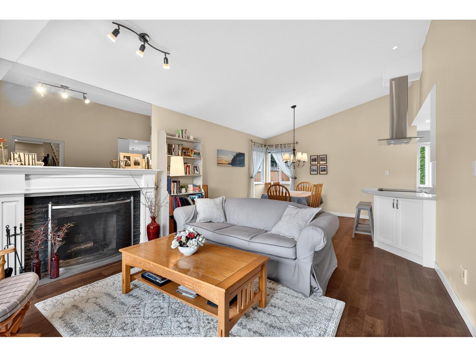 4851 208a Street, Langley, British Columbia  V3A 5X9 - Photo 4 - R3097531