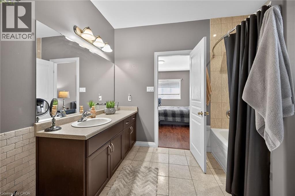 16 Downing Street, Binbrook, Ontario  L0R 1C0 - Photo 27 - 40819177