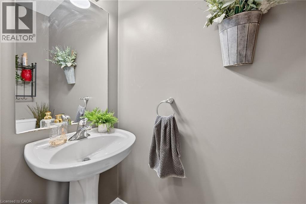 16 Downing Street, Binbrook, Ontario  L0R 1C0 - Photo 31 - 40819177