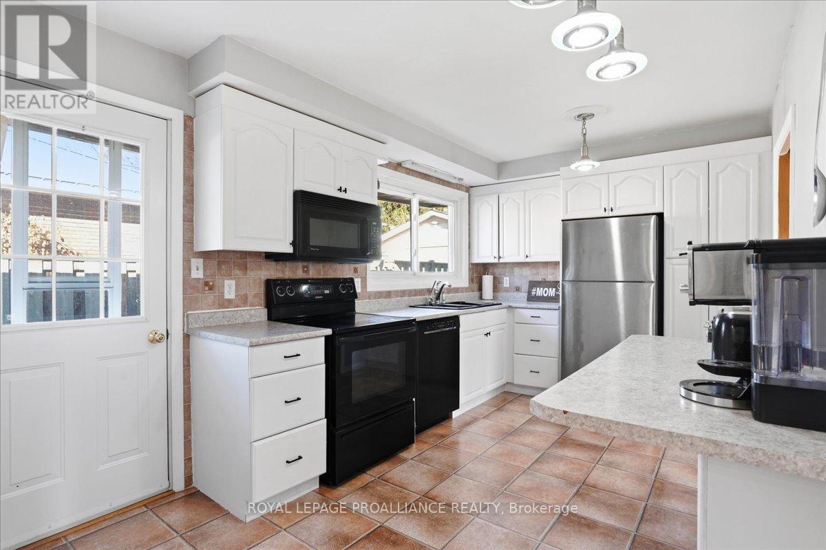 24 Melrose Crescent, Belleville, Ontario  K8N 1X9 - Photo 14 - X12977180