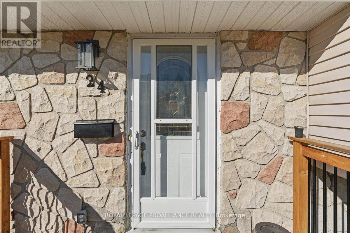 24 Melrose Crescent, Belleville, Ontario  K8N 1X9 - Photo 6 - X12977180