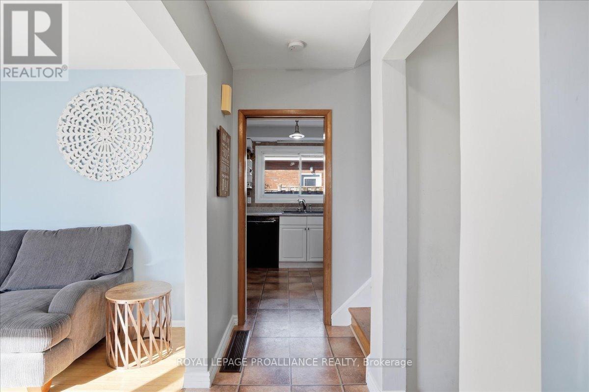 24 Melrose Crescent, Belleville, Ontario  K8N 1X9 - Photo 8 - X12977180