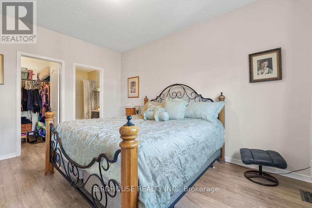 8 Deacon Crescent, Kawartha Lakes, Ontario  K9V 0L4 - Photo 12 - X12977224