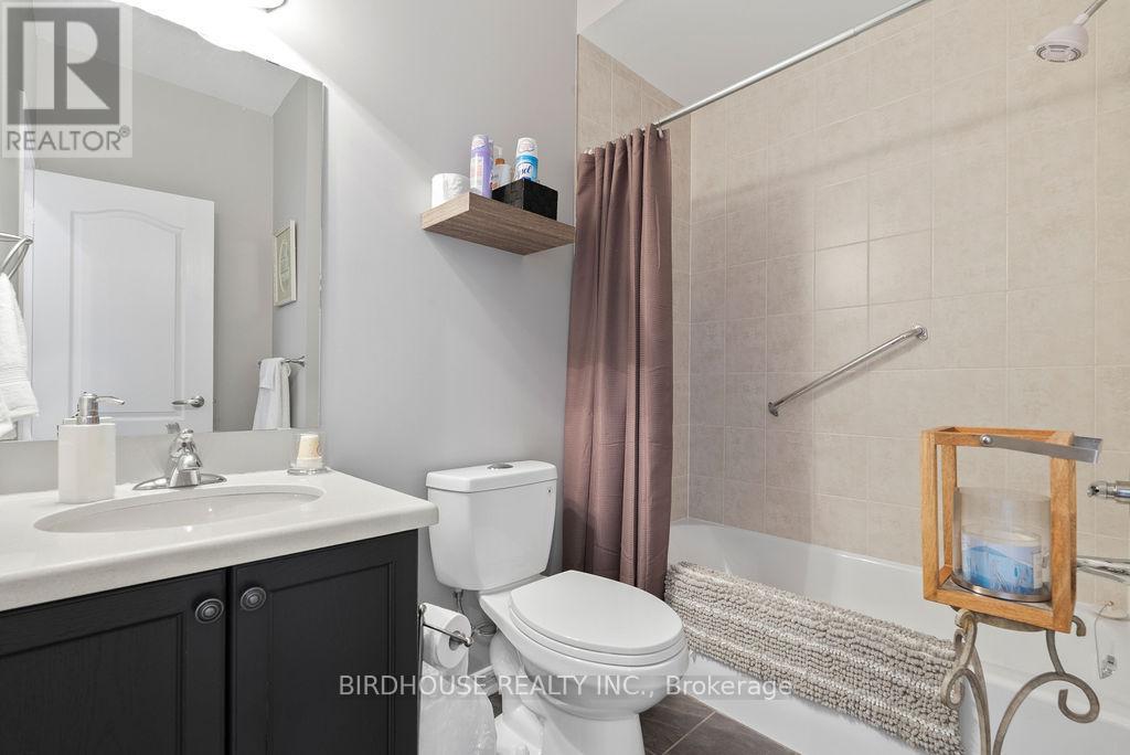 8 Deacon Crescent, Kawartha Lakes, Ontario  K9V 0L4 - Photo 16 - X12977224