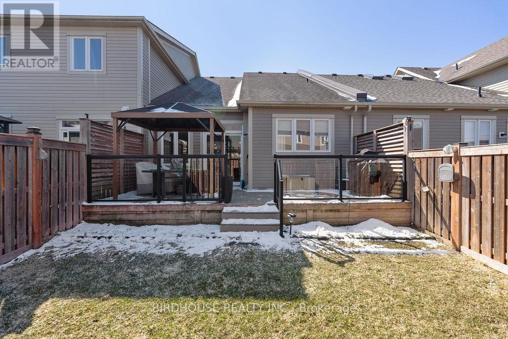 8 Deacon Crescent, Kawartha Lakes, Ontario  K9V 0L4 - Photo 25 - X12977224