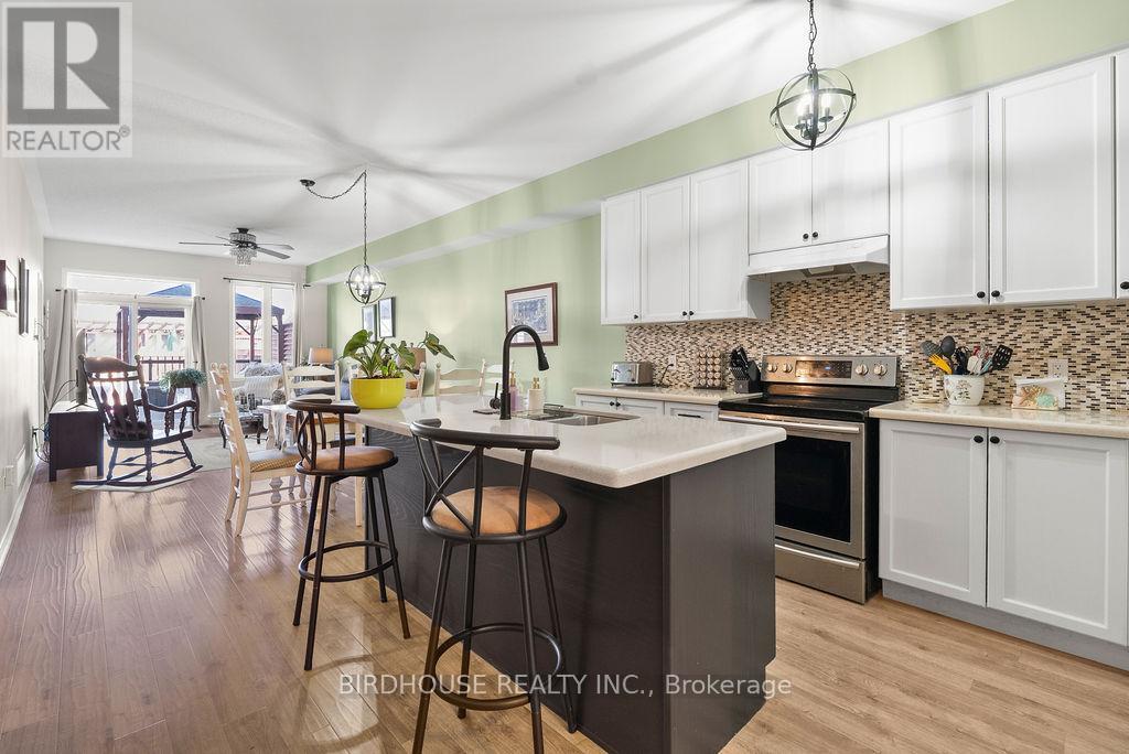 8 Deacon Crescent, Kawartha Lakes, Ontario  K9V 0L4 - Photo 3 - X12977224