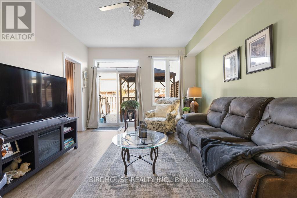 8 Deacon Crescent, Kawartha Lakes, Ontario  K9V 0L4 - Photo 9 - X12977224