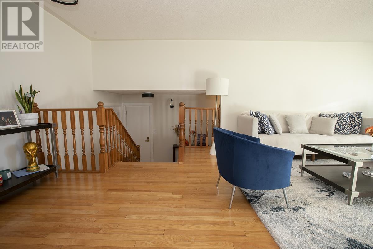 856 Pine St, Sault Ste. Marie, Ontario  P6B 3G3 - Photo 14 - SM260037