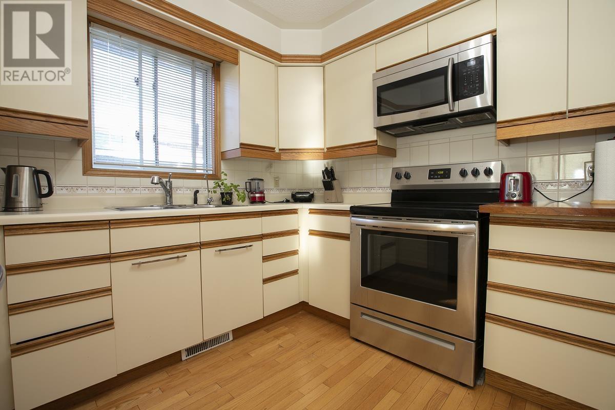 856 Pine St, Sault Ste. Marie, Ontario  P6B 3G3 - Photo 25 - SM260037