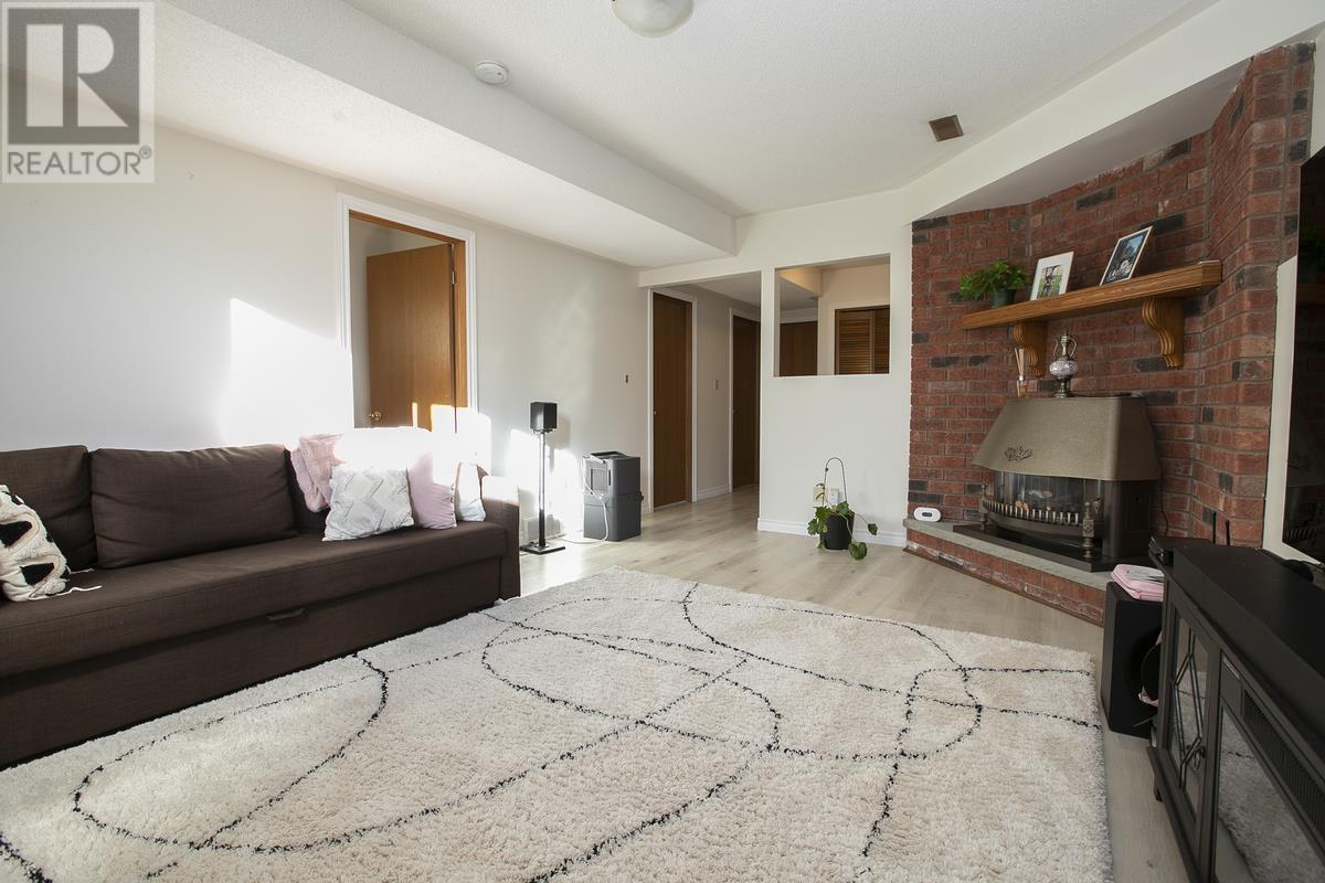 856 Pine St, Sault Ste. Marie, Ontario  P6B 3G3 - Photo 38 - SM260037