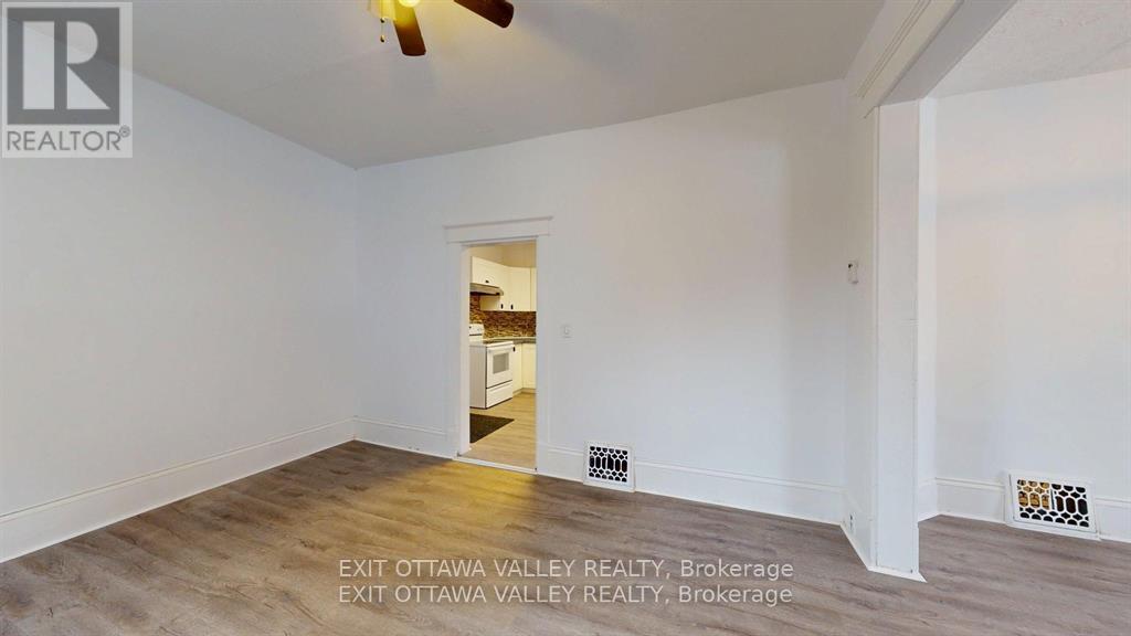 216 Mary Street, Pembroke, Ontario  K8A 5V8 - Photo 10 - X12977290