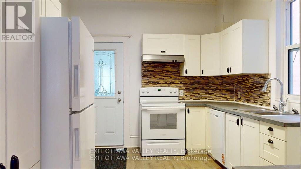 216 Mary Street, Pembroke, Ontario  K8A 5V8 - Photo 16 - X12977290