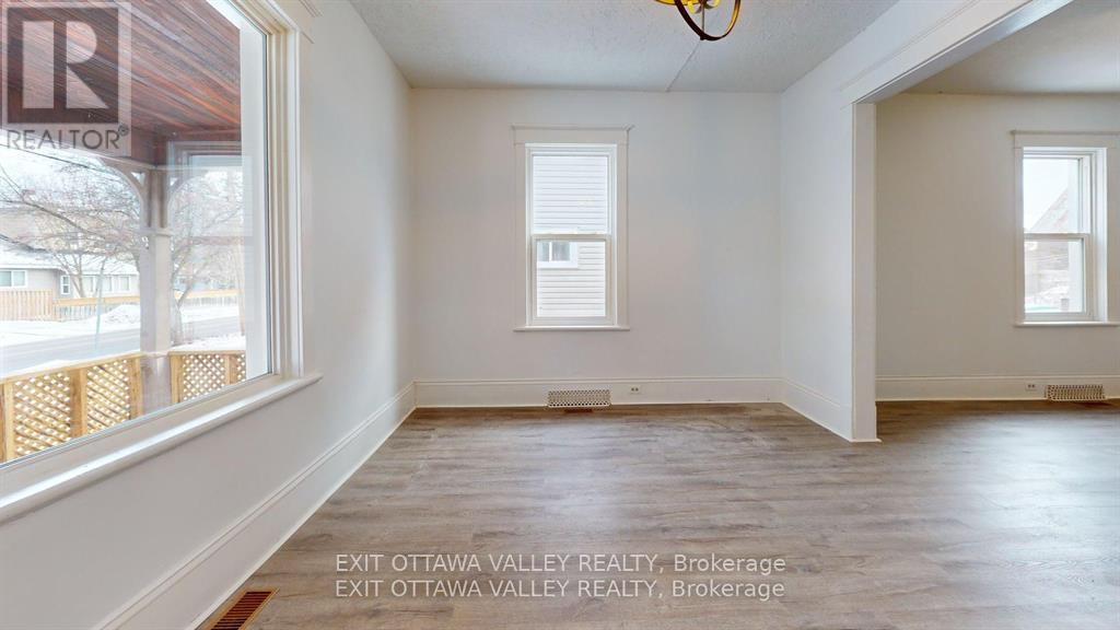 216 Mary Street, Pembroke, Ontario  K8A 5V8 - Photo 41 - X12977290