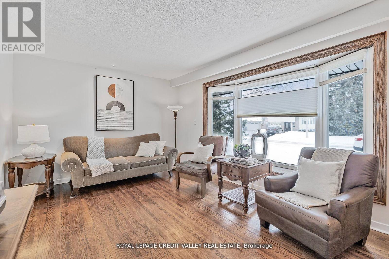 36 Lockton Crescent, Brampton, Ontario  L6W 1C3 - Photo 10 - W12977196