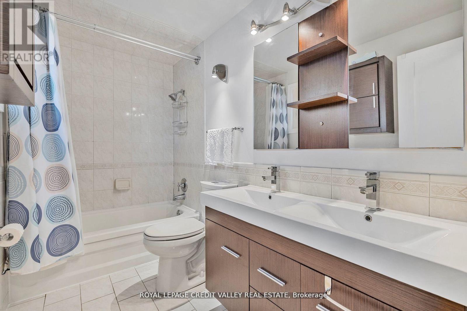 36 Lockton Crescent, Brampton, Ontario  L6W 1C3 - Photo 30 - W12977196