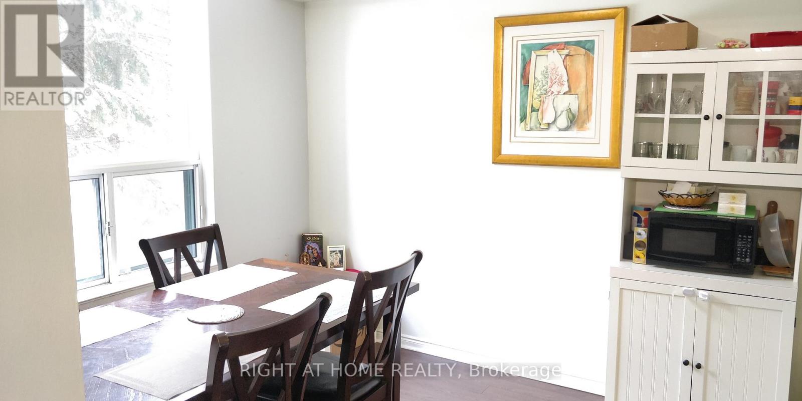 135 Hillcrest Ave Avenue, Mississauga, Ontario  L5B 4B1 - Photo 12 - W12977214