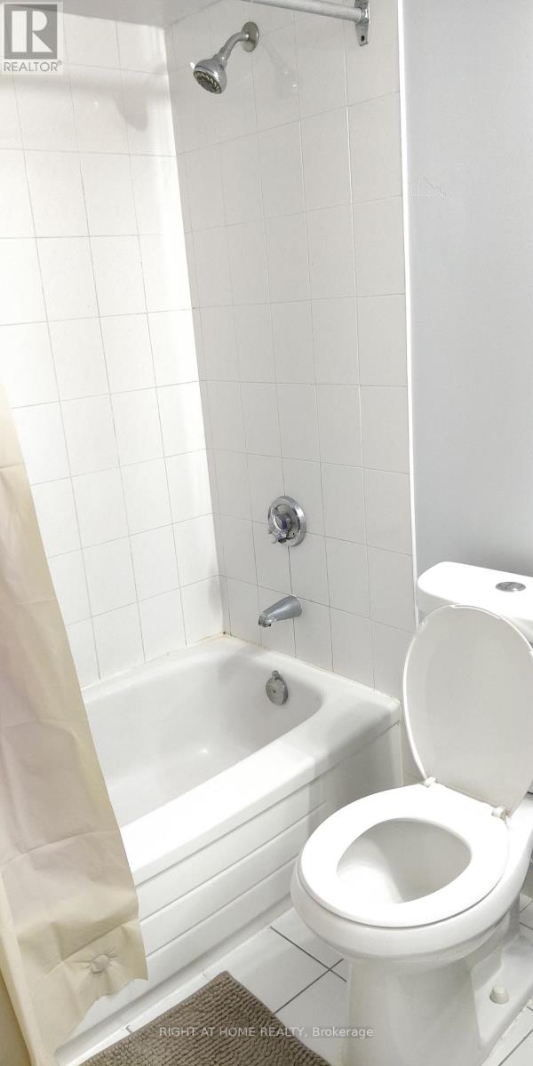 135 Hillcrest Ave Avenue, Mississauga, Ontario  L5B 4B1 - Photo 15 - W12977214