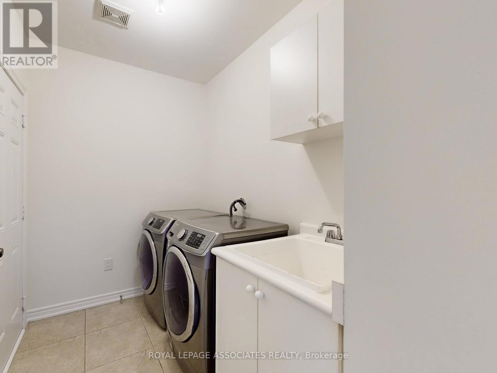 10 Lloyd Crescent, Brampton, Ontario  L7A 4J5 - Photo 22 - W12977234