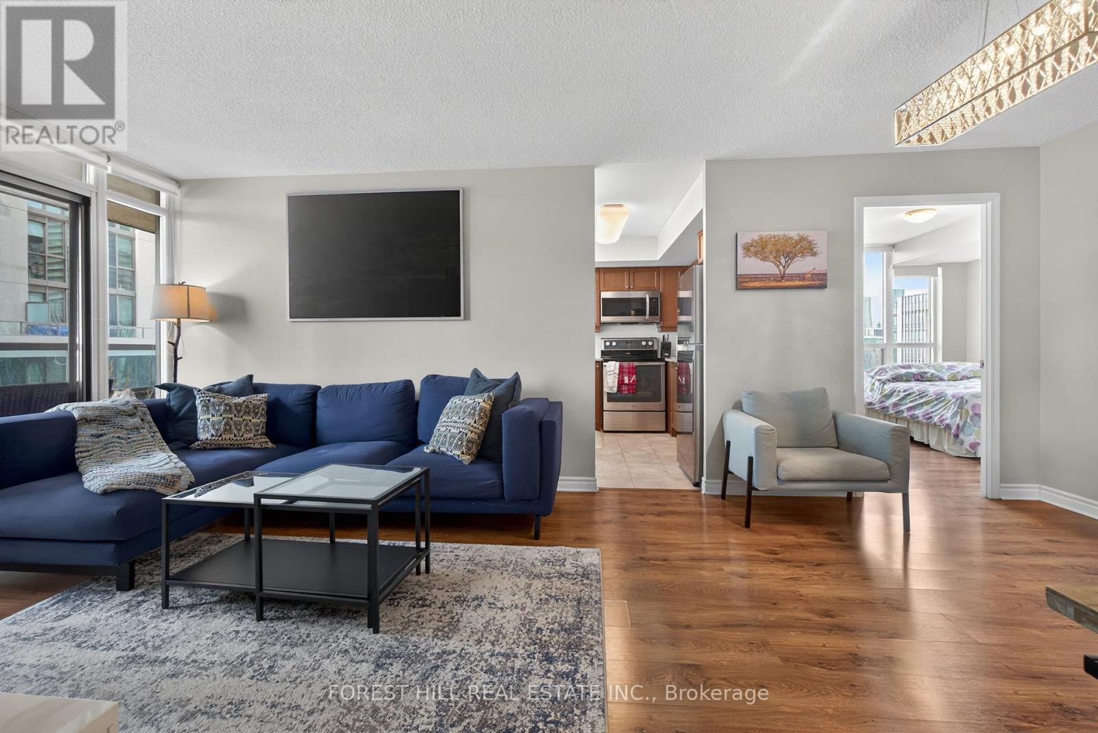 505 - 335 Rathburn Road W, Mississauga, Ontario  L5B 0C8 - Photo 11 - W12977240