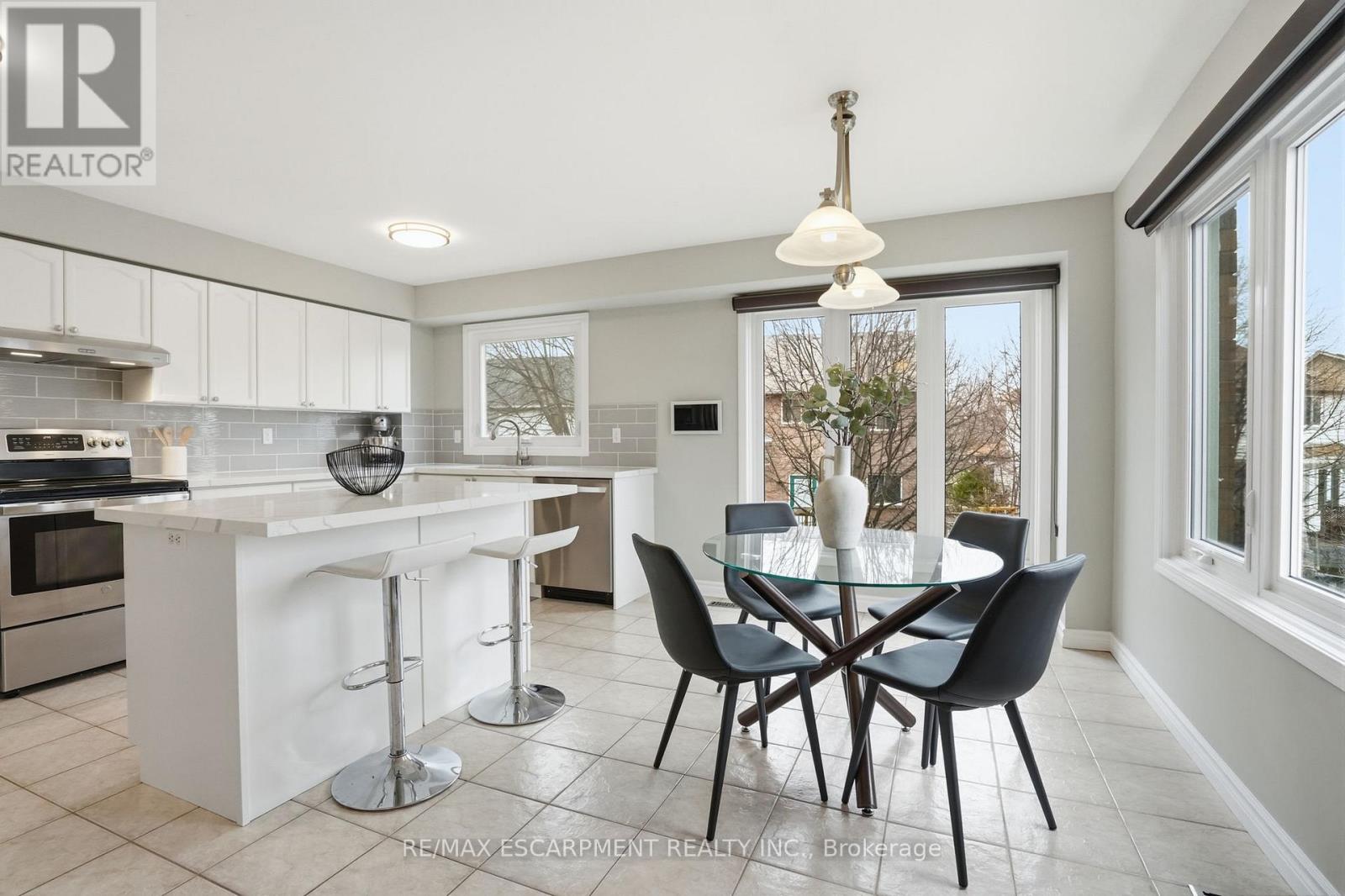 5137 Dryden Avenue, Burlington, Ontario  L7L 6L3 - Photo 10 - W12977246