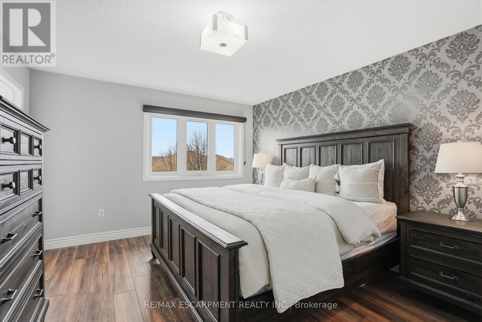 5137 Dryden Avenue, Burlington, Ontario  L7L 6L3 - Photo 18 - W12977246