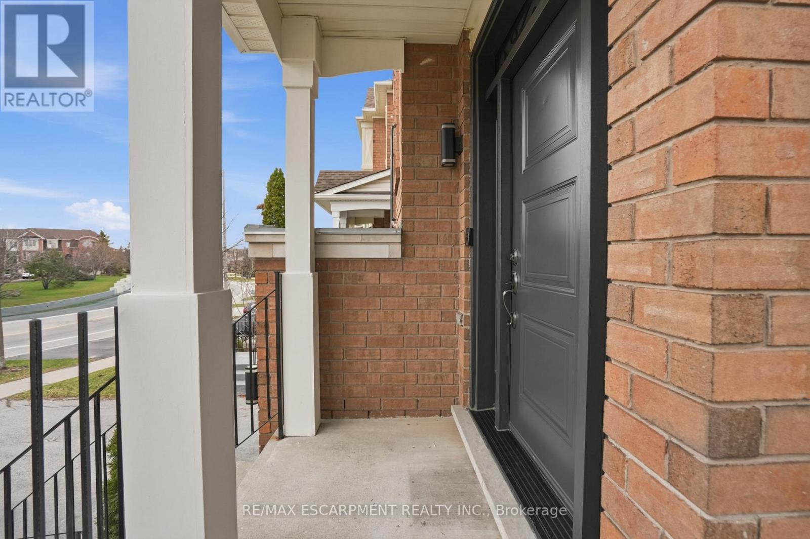 5137 Dryden Avenue, Burlington, Ontario  L7L 6L3 - Photo 2 - W12977246