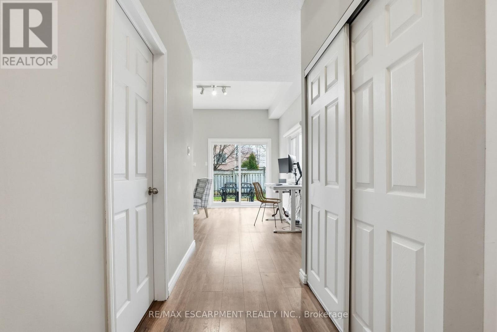 5137 Dryden Avenue, Burlington, Ontario  L7L 6L3 - Photo 28 - W12977246