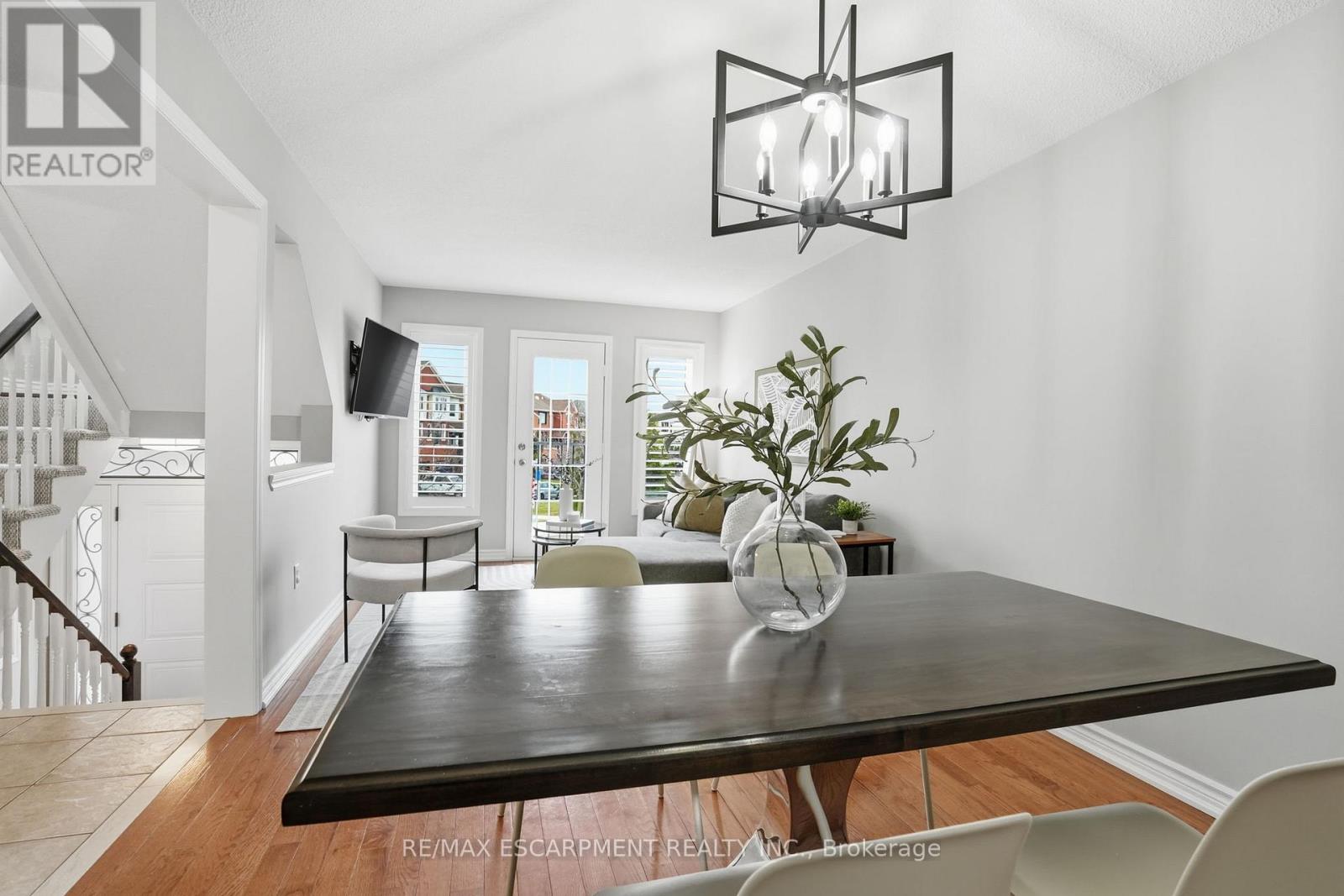 5137 Dryden Avenue, Burlington, Ontario  L7L 6L3 - Photo 4 - W12977246