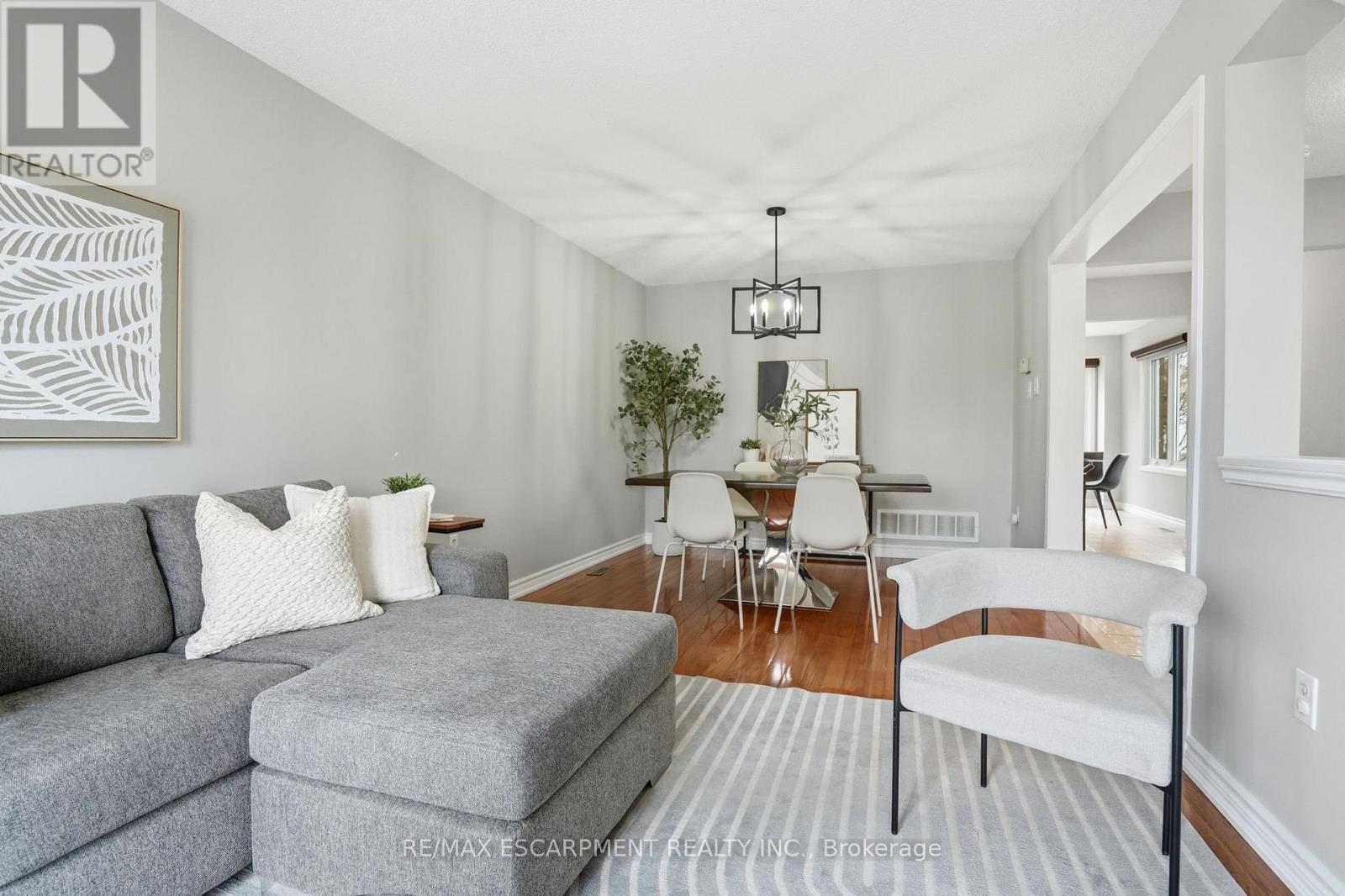 5137 Dryden Avenue, Burlington, Ontario  L7L 6L3 - Photo 8 - W12977246