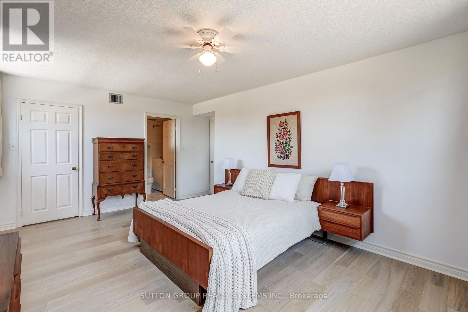 308 - 95 La Rose Avenue, Toronto, Ontario  M9P 3T2 - Photo 11 - W12977254