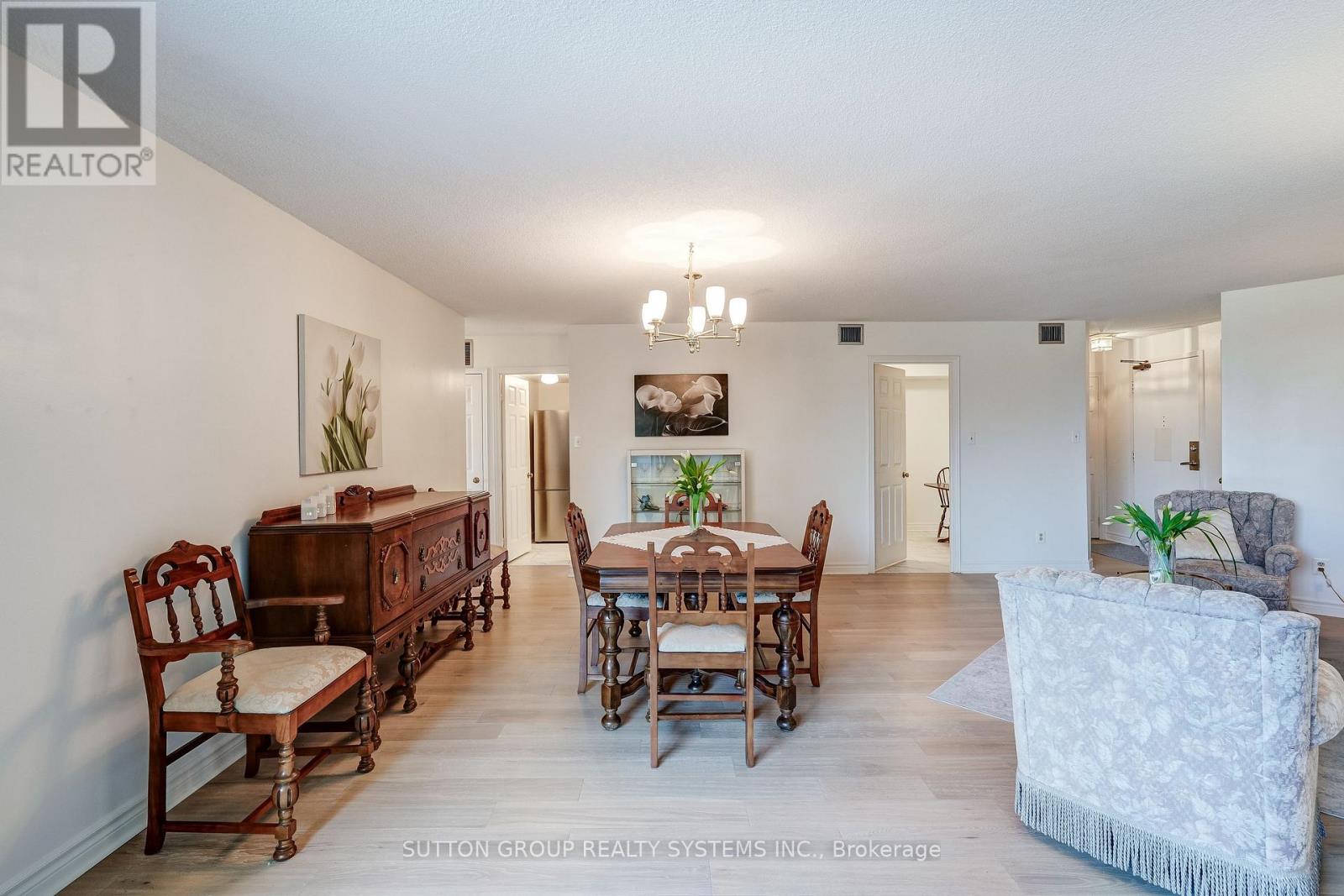 308 - 95 La Rose Avenue, Toronto, Ontario  M9P 3T2 - Photo 9 - W12977254