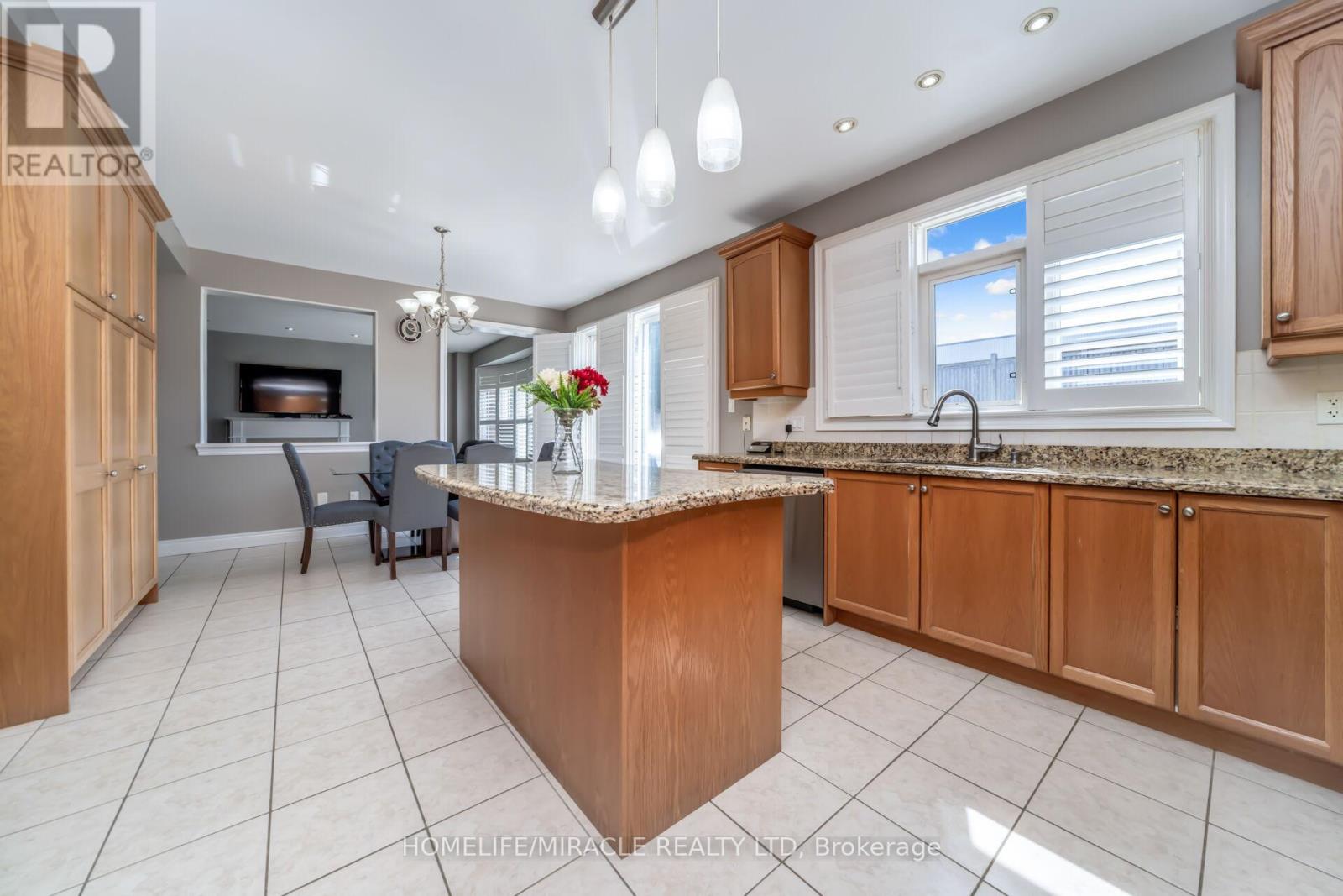 32 Xavier Court, Brampton, Ontario  L6Y 5S1 - Photo 24 - W12976926