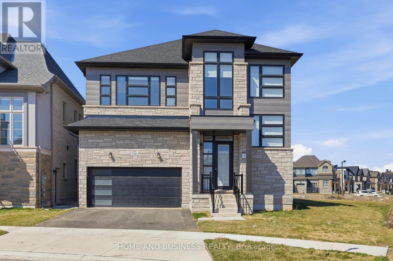 3241 Dove Drive, Oakville, Ontario  L6H 7G1 - Photo 2 - W12977262