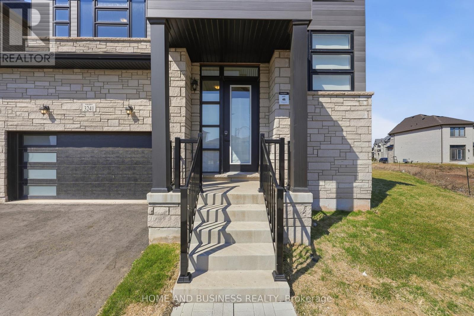 3241 Dove Drive, Oakville, Ontario  L6H 7G1 - Photo 4 - W12977262