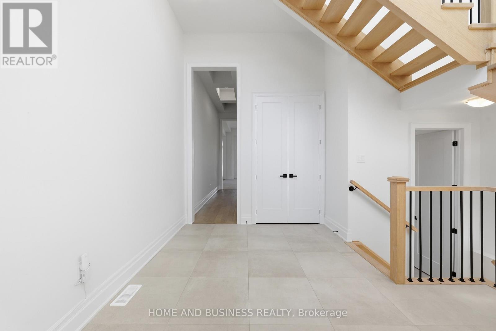 3241 Dove Drive, Oakville, Ontario  L6H 7G1 - Photo 6 - W12977262