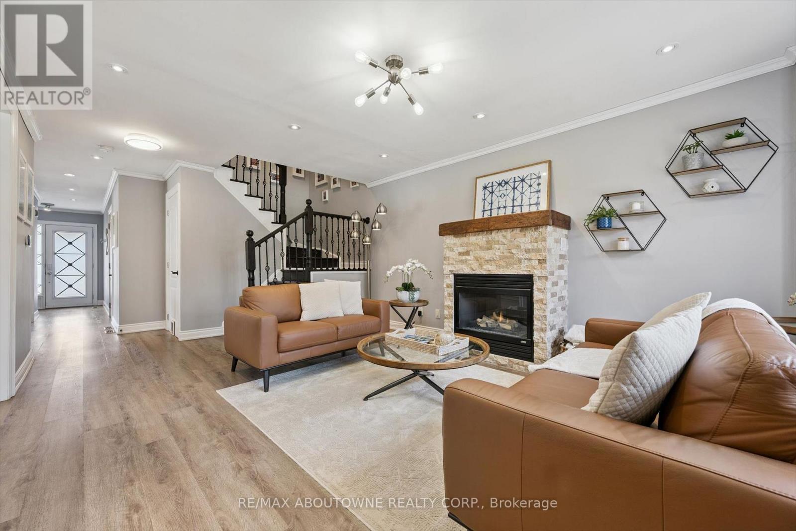 395 Maidstone Crescent, Oakville, Ontario  L6M 1C1 - Photo 13 - W12977272