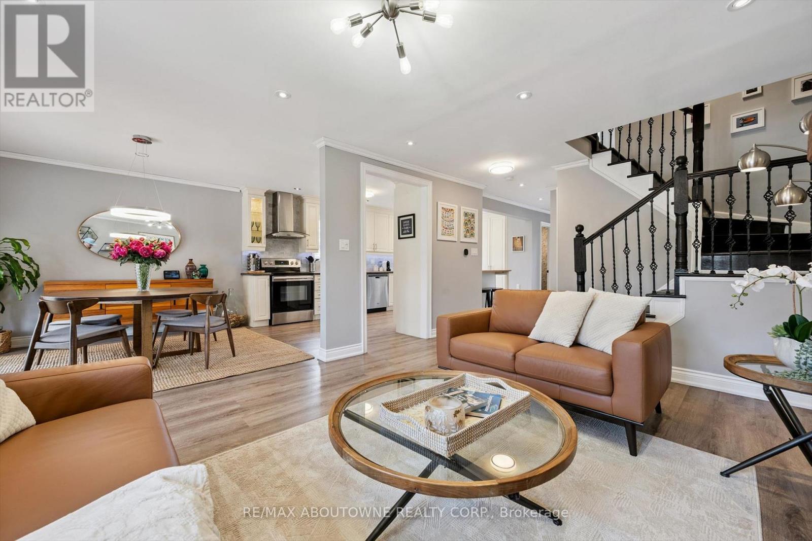 395 Maidstone Crescent, Oakville, Ontario  L6M 1C1 - Photo 14 - W12977272