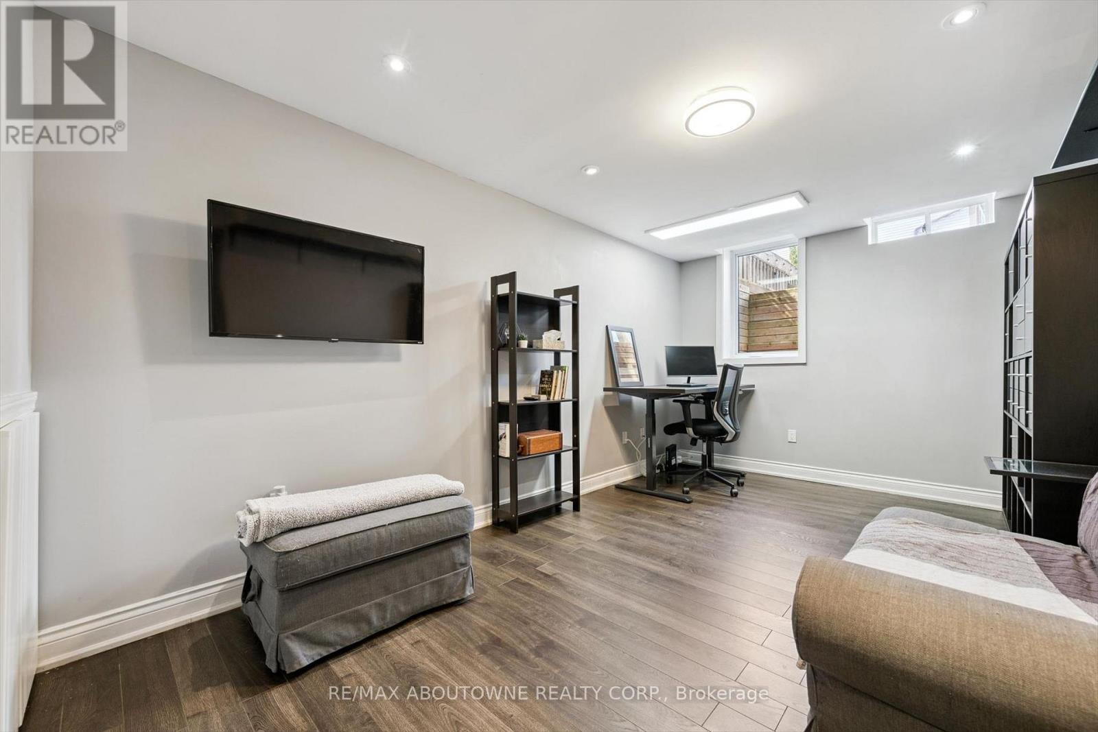 395 Maidstone Crescent, Oakville, Ontario  L6M 1C1 - Photo 27 - W12977272