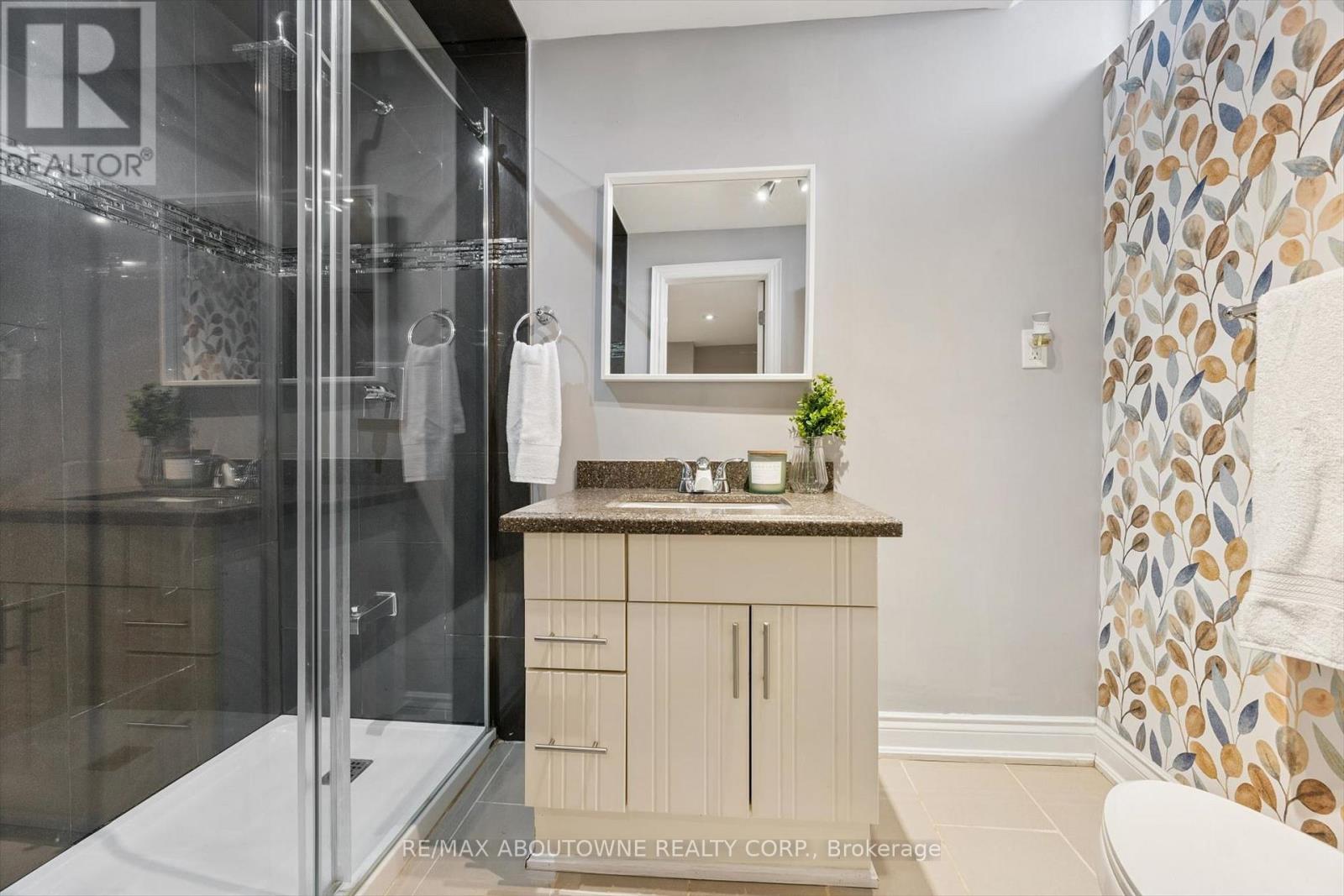 395 Maidstone Crescent, Oakville, Ontario  L6M 1C1 - Photo 32 - W12977272