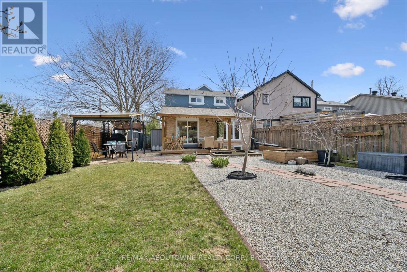 395 Maidstone Crescent, Oakville, Ontario  L6M 1C1 - Photo 38 - W12977272