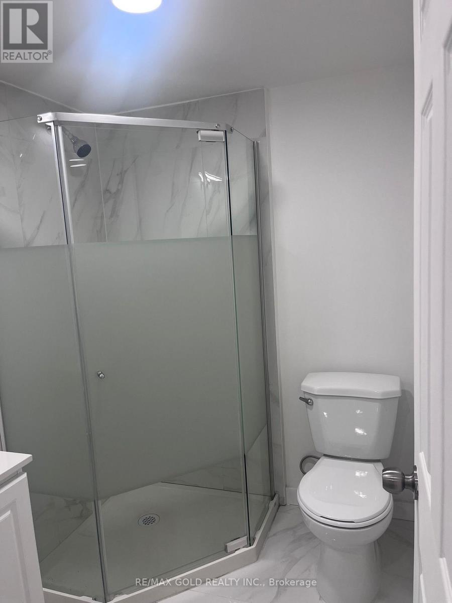 459 Bergamot Avenue, Milton, Ontario  L9E 1T9 - Photo 10 - W12977304