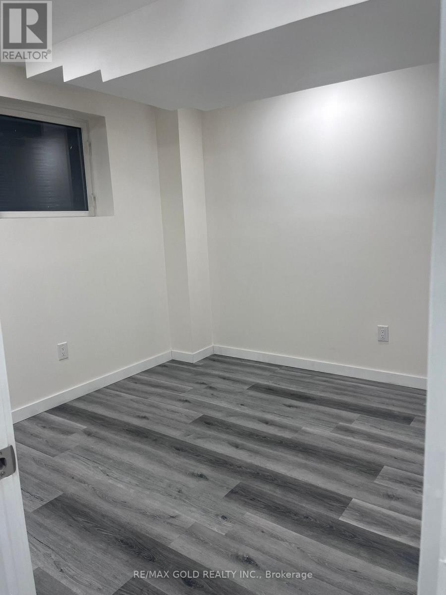 459 Bergamot Avenue, Milton, Ontario  L9E 1T9 - Photo 7 - W12977304